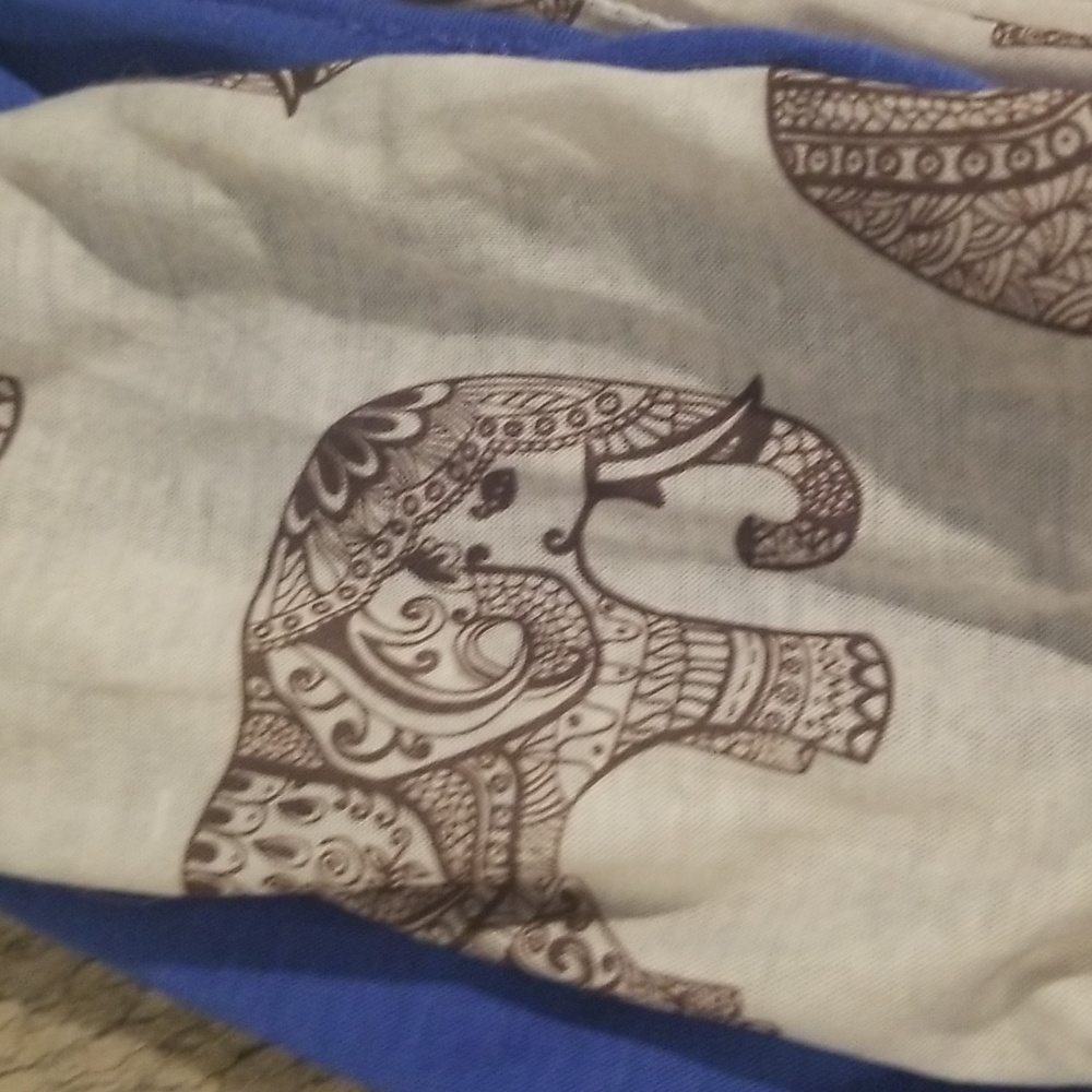Elephant Infinity Scarf - Picture 3 of 5